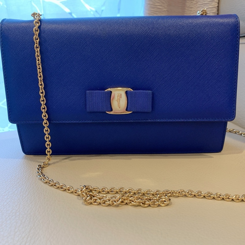 Salvatore Ferragamo Vara Bow Crossed Body Bag